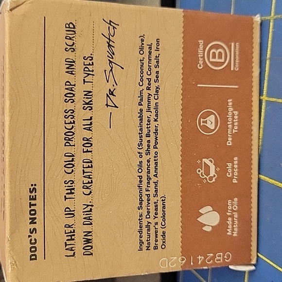 Dr Squatch 6oz Bar New Wood Barrwl Bourbon Medium Grit New - Picture 2 of 2